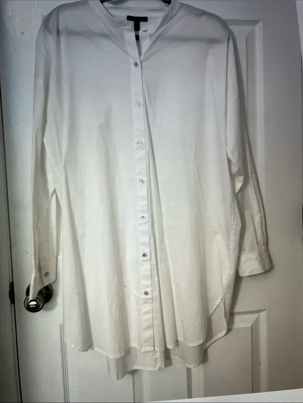 Lumiere Women's White Button-Front Long-Sleeve Top back buttons